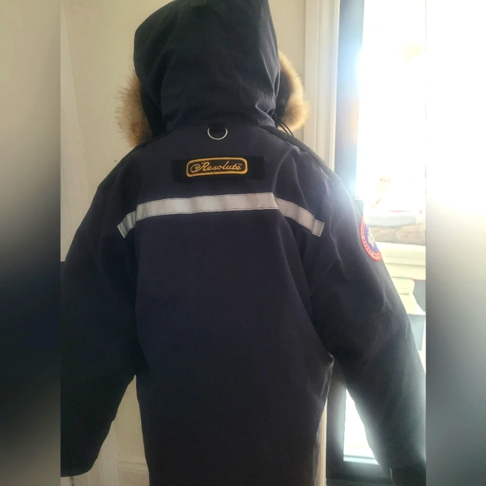 Men's Canada Goose Resolute Jacket - Size S - Navy Blue - Picture 2 of 10